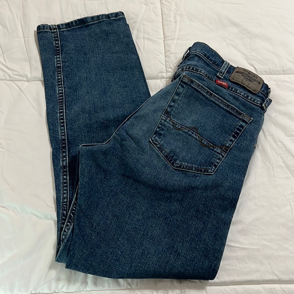 WRANGLER 34x30 Slim Straight Jean in mid wash